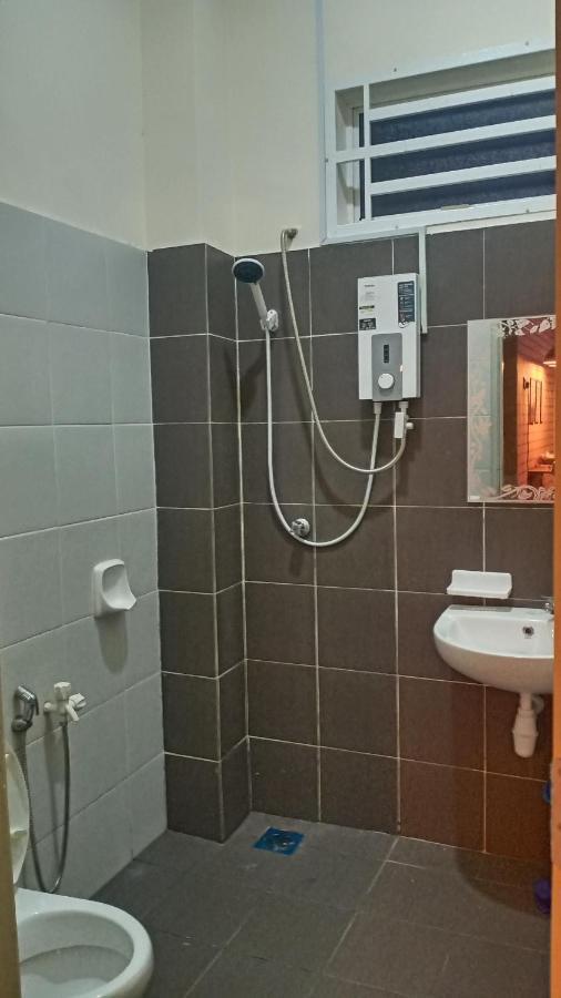 Illa Bella Homestay Jasin Exterior foto